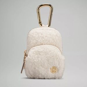 NWT Lululemon nano clip on bag (light ivory) fleece